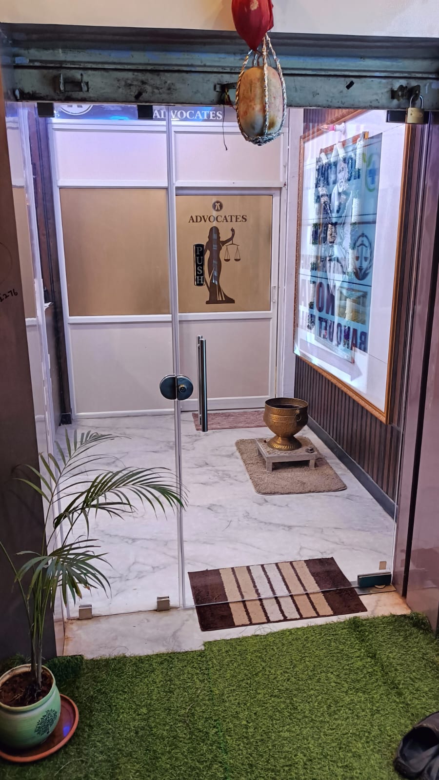 Lead doctor at Om Sai Eye Clinic and Homeopathy Clinic